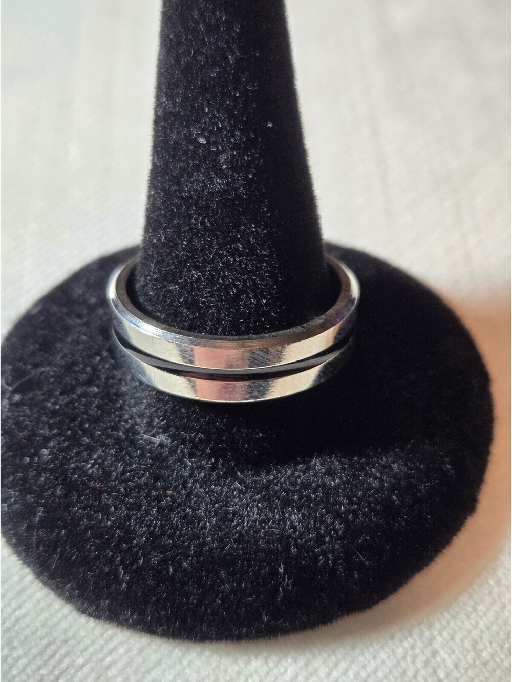 New Without Tags Contemporary Multi Silver Women's Love Ring Size 8.5